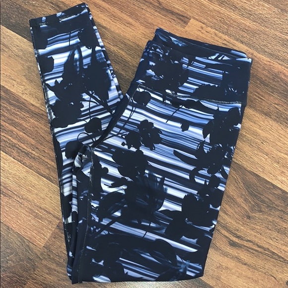 Fabletics Salar Leggings NWT - Picture 2 of 4